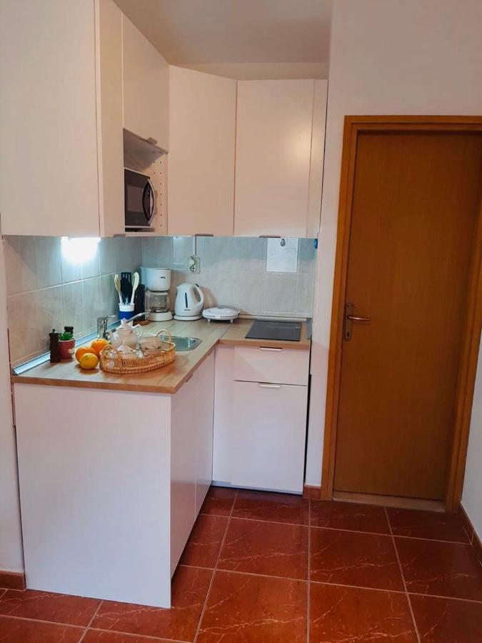 Apartments Barbaresko Lumbarda Buitenkant foto