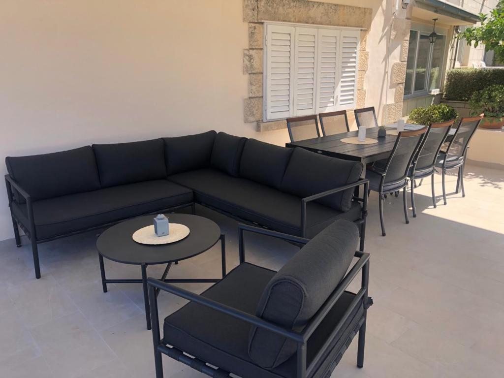 Apartments Barbaresko Lumbarda Buitenkant foto