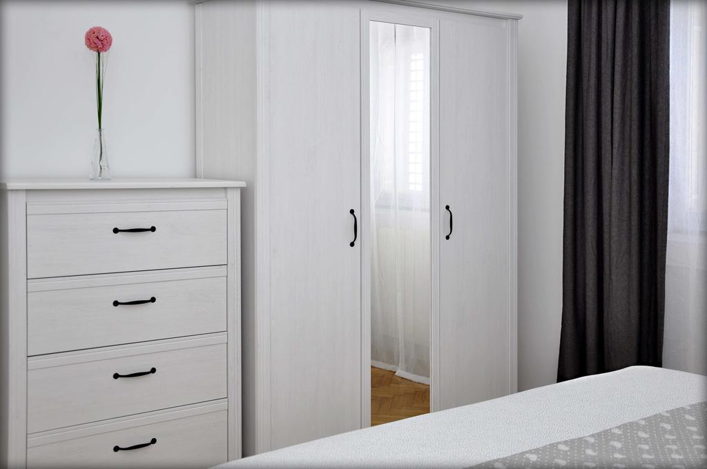 Apartments Barbaresko Lumbarda Buitenkant foto