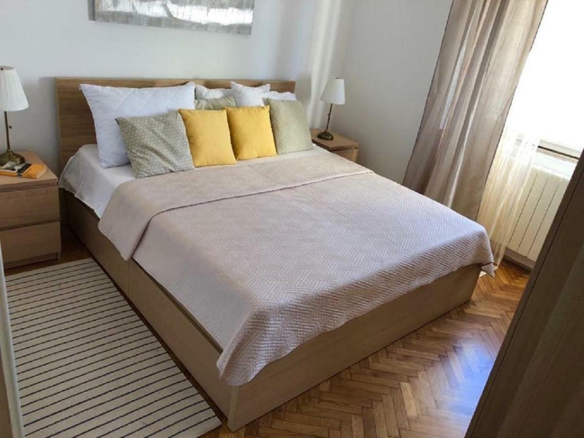Apartments Barbaresko Lumbarda Buitenkant foto