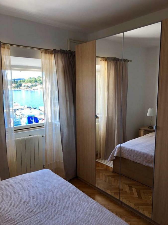 Apartments Barbaresko Lumbarda Buitenkant foto